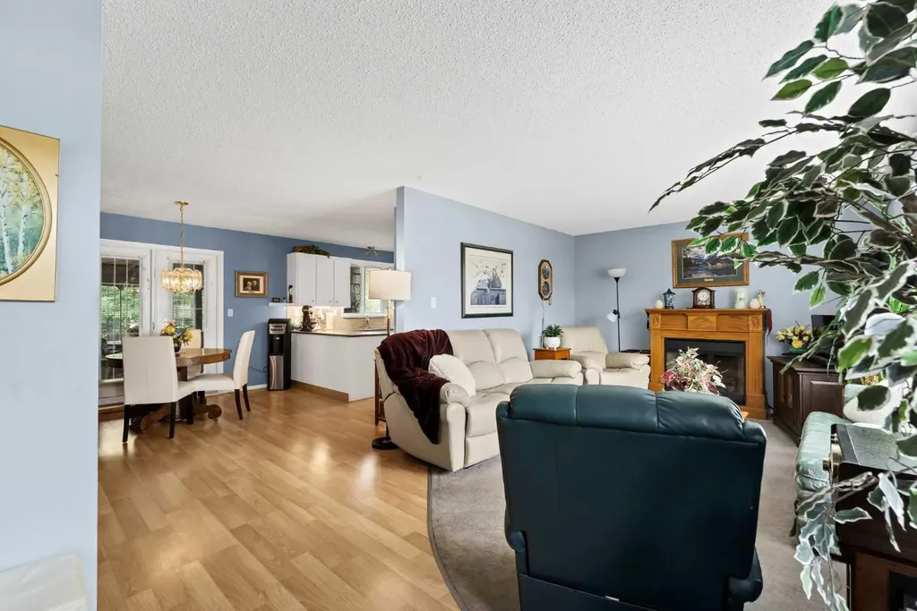 95 Rossdale Way SE Medicine Hat AB T1B1Y5
