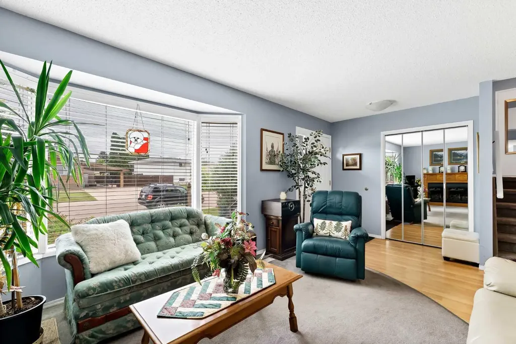 95 Rossdale Way SE Medicine Hat AB T1B1Y5