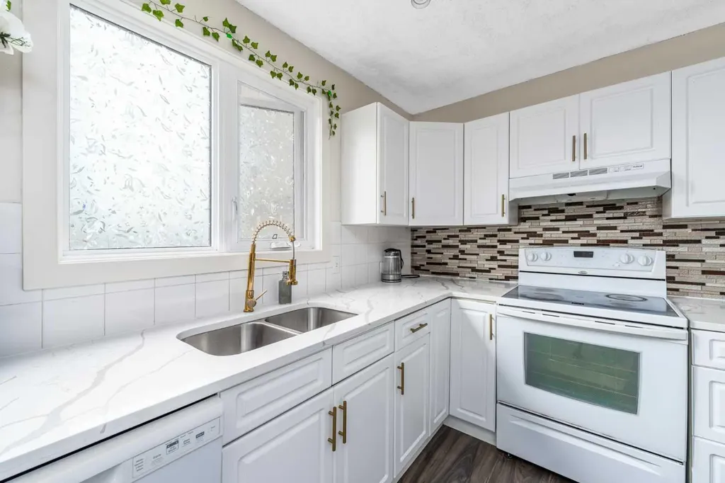 6103 Madigan Drive NE Calgary AB T2A5K9