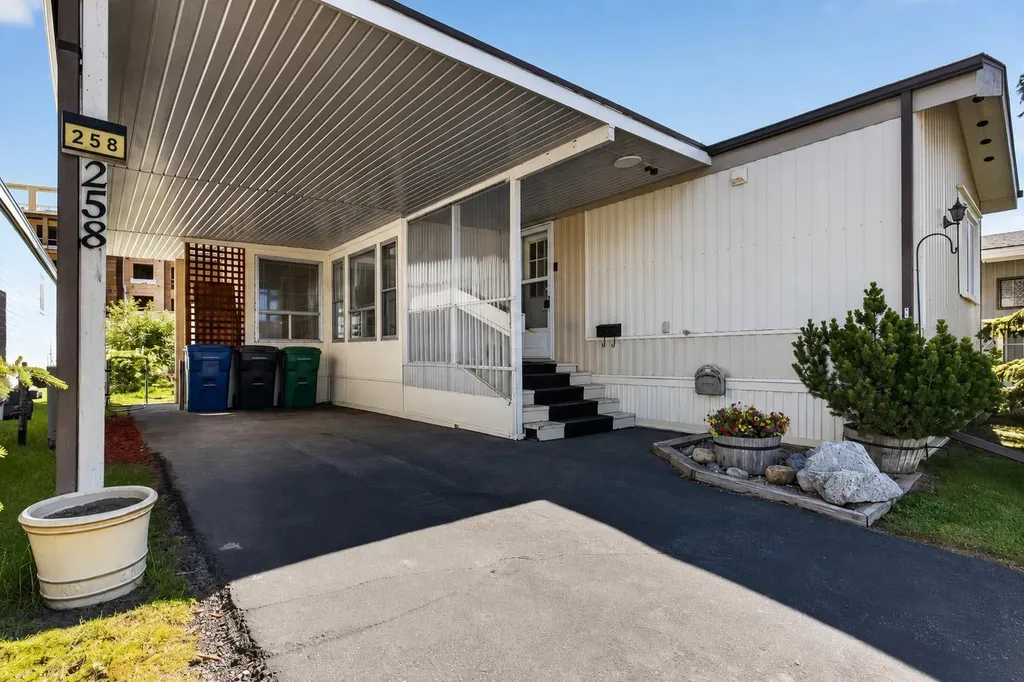 99 Arbour Lake Road NW Calgary AB T3G4E4
