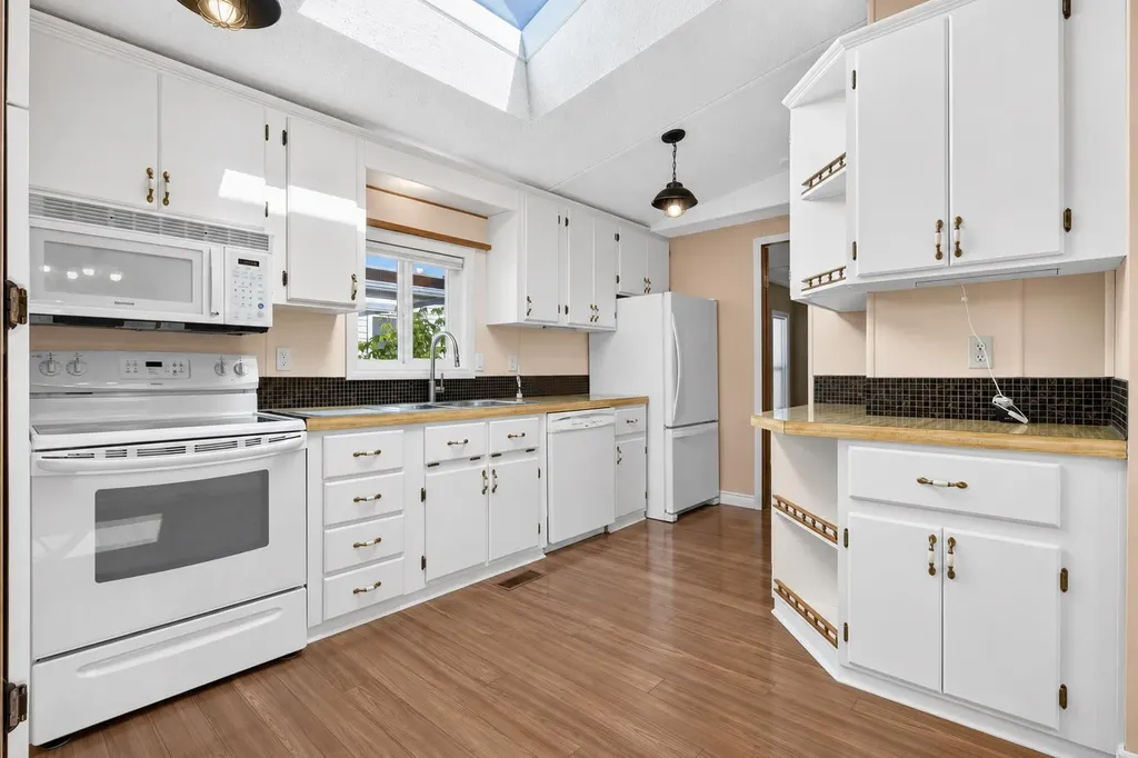 99 Arbour Lake Road NW Calgary AB T3G4E4