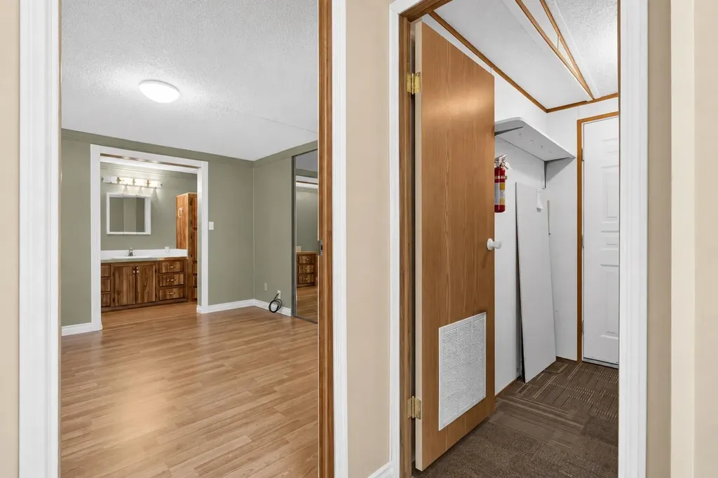 99 Arbour Lake Road NW Calgary AB T3G4E4