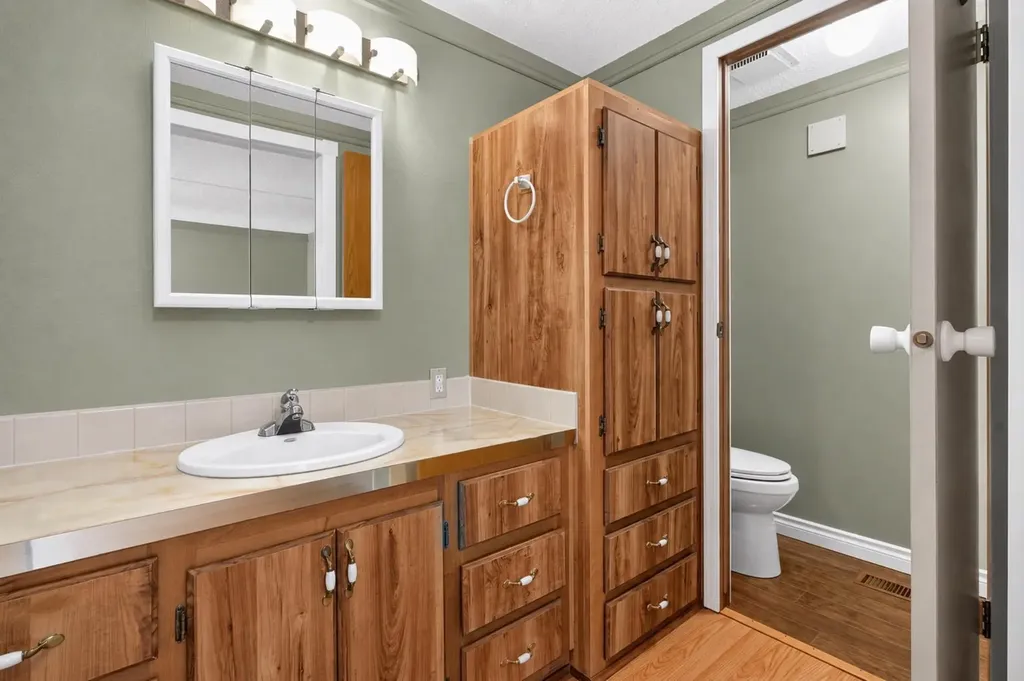 99 Arbour Lake Road NW Calgary AB T3G4E4