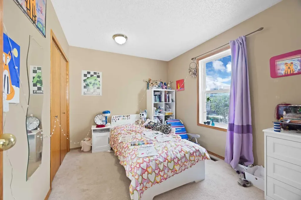 1727 12 Avenue SW Calgary AB T3C 0R5