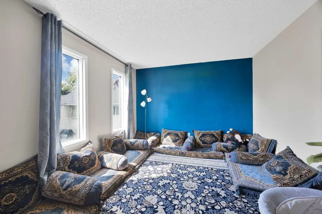 1727 12 Avenue SW Calgary AB T3C 0R5