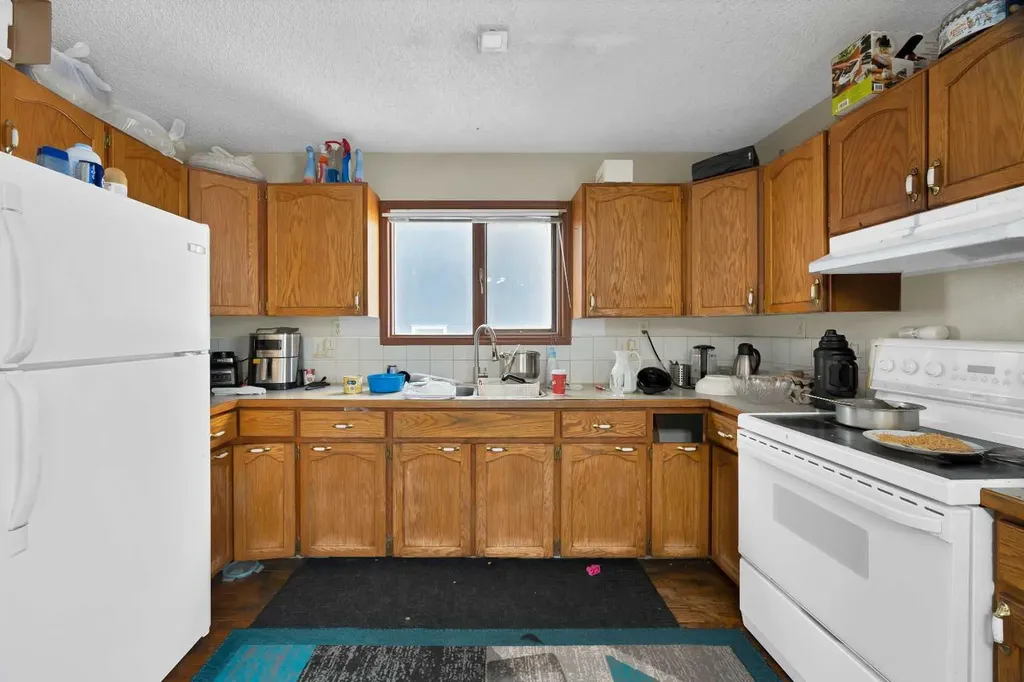 1727 12 Avenue SW Calgary AB T3C 0R5