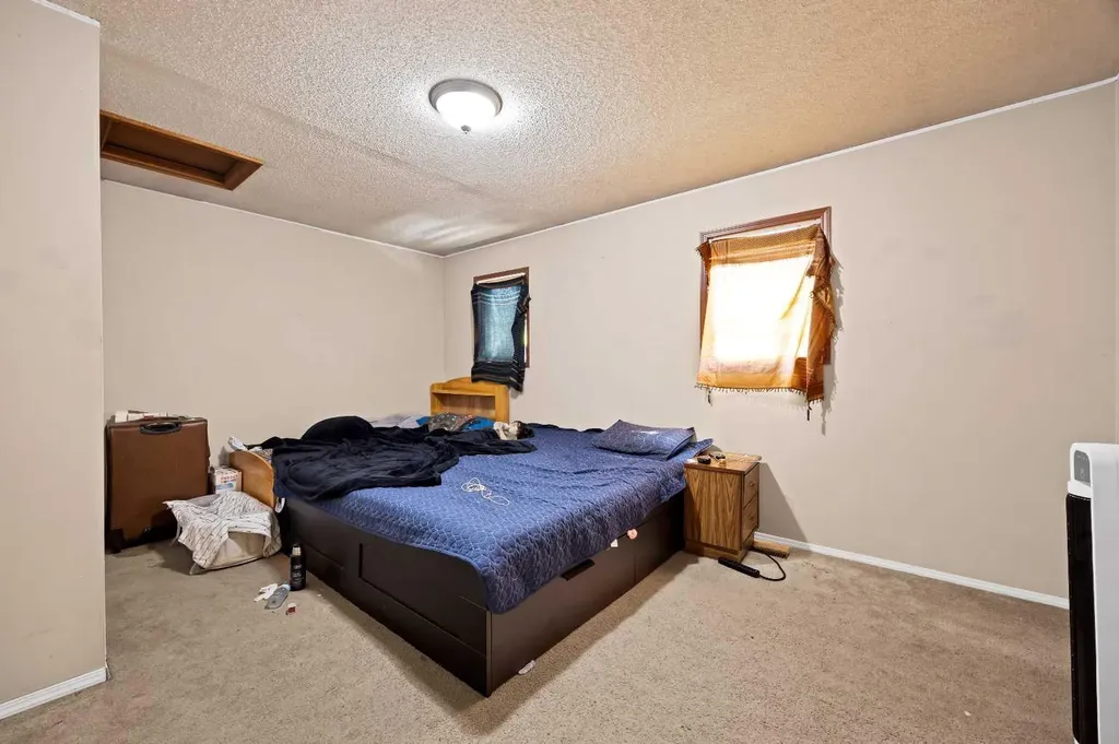 1727 12 Avenue SW Calgary AB T3C 0R5