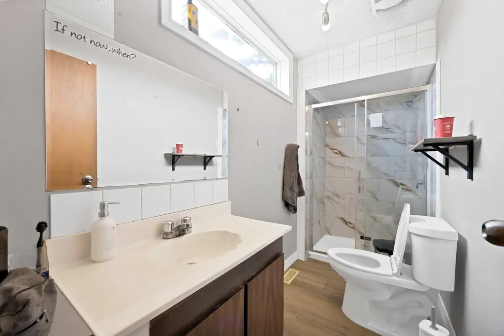 1727 12 Avenue SW Calgary AB T3C 0R5