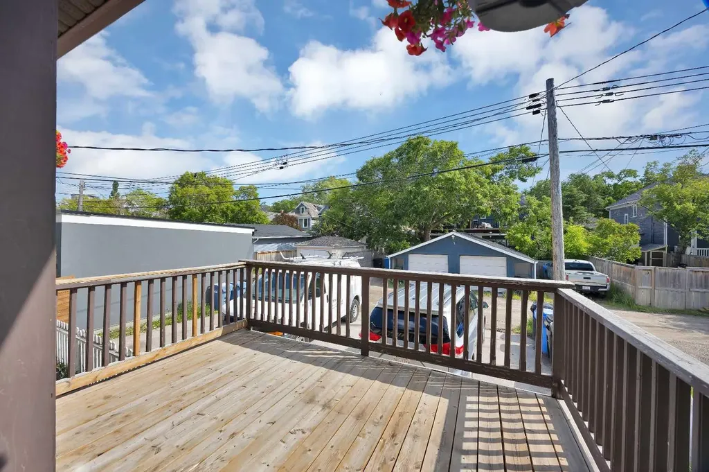 1727 12 Avenue SW Calgary AB T3C 0R5