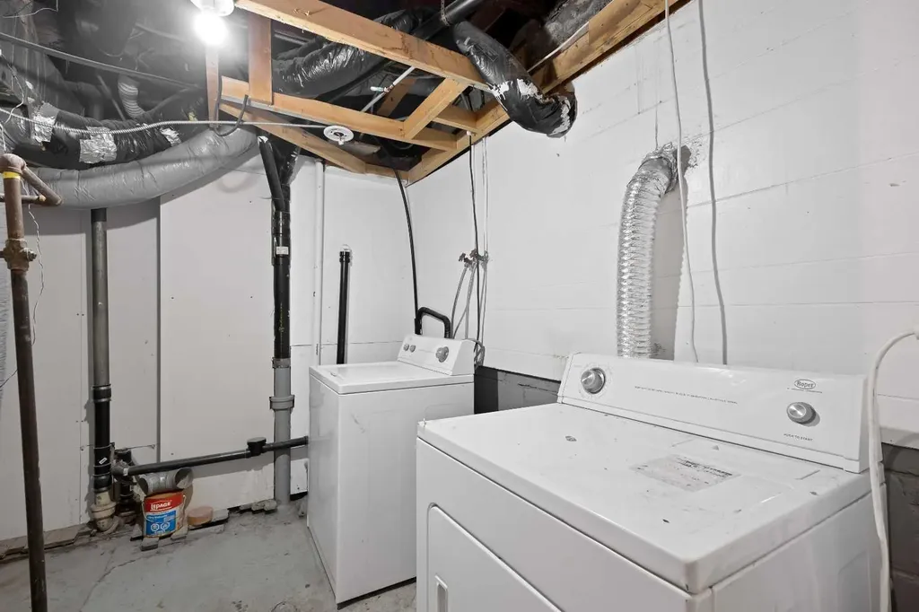 1727 12 Avenue SW Calgary AB T3C 0R5