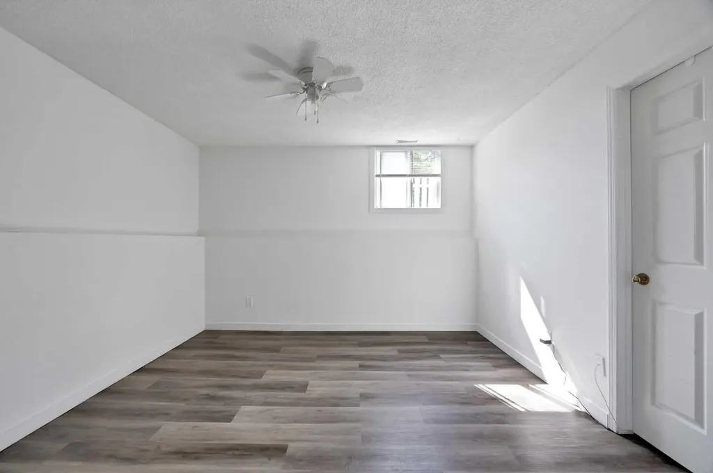 1727 12 Avenue SW Calgary AB T3C 0R5