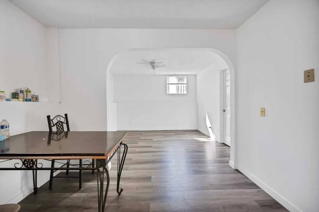 1727 12 Avenue SW Calgary AB T3C 0R5