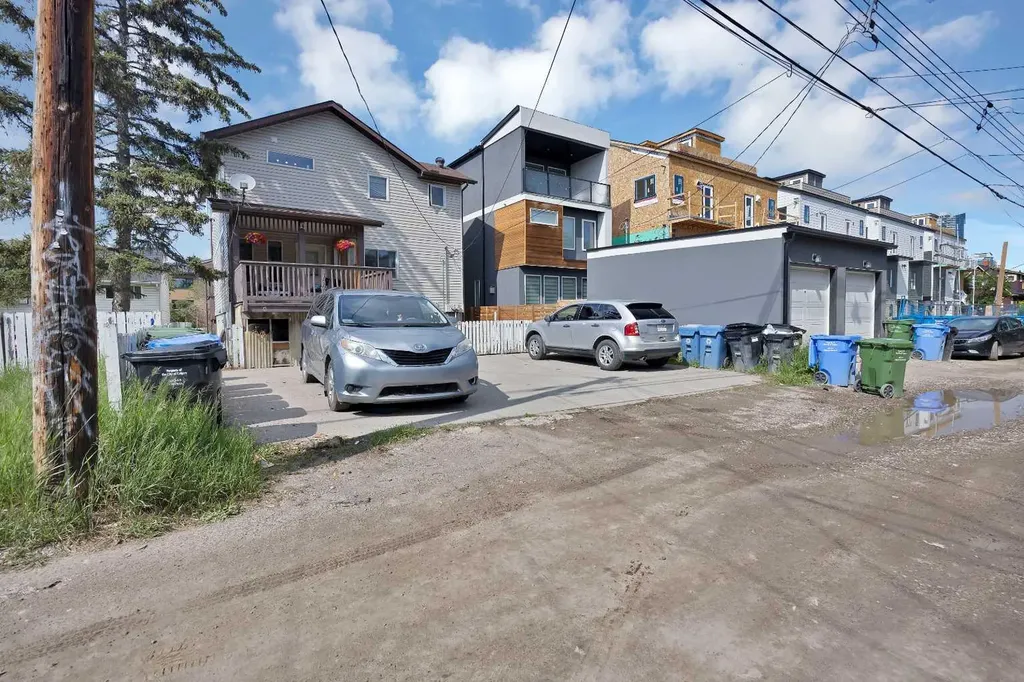 1727 12 Avenue SW Calgary AB T3C 0R5