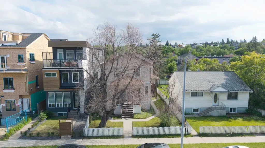1727 12 Avenue SW Calgary AB T3C 0R5