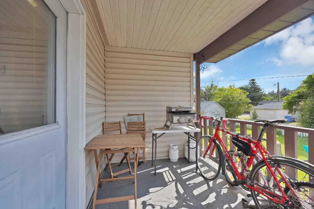 1727 12 Avenue SW Calgary AB T3C 0R5