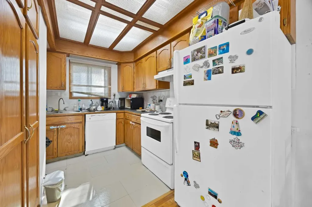 1727 12 Avenue SW Calgary AB T3C 0R5