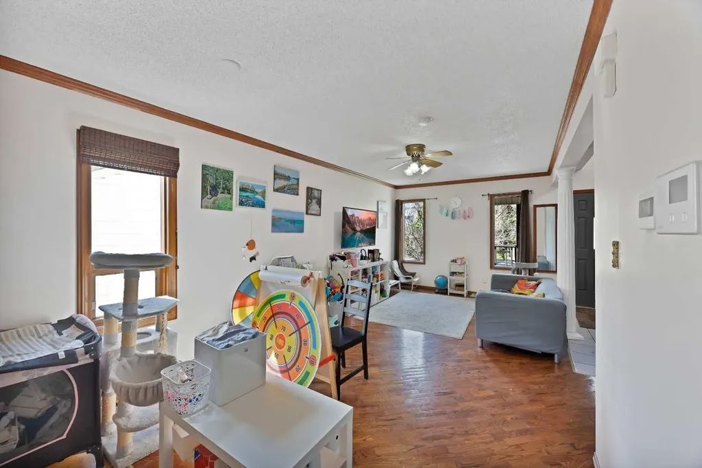 1727 12 Avenue SW Calgary AB T3C 0R5
