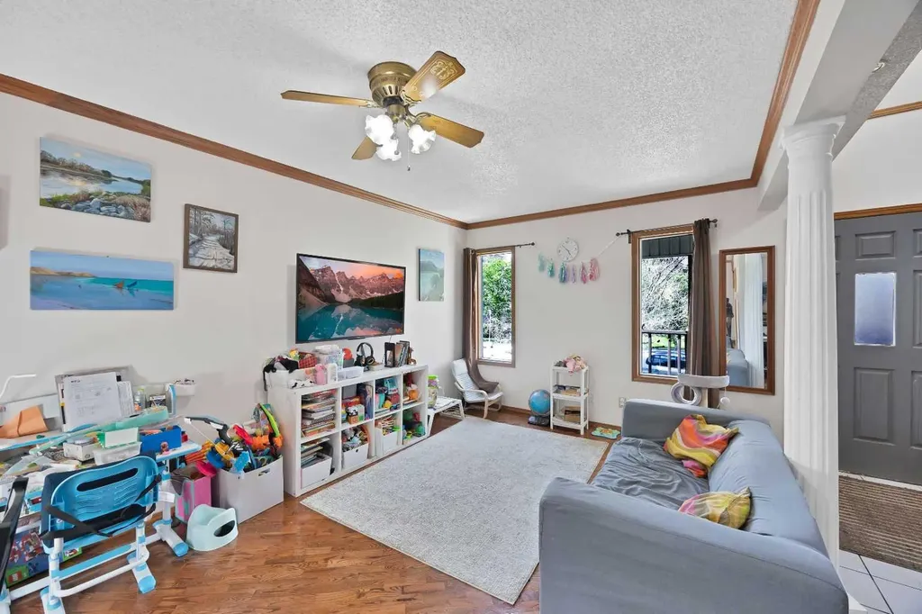 1727 12 Avenue SW Calgary AB T3C 0R5