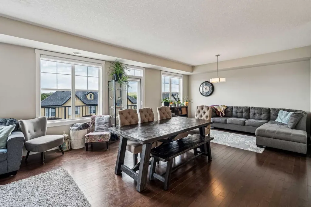 30 Cranbrook Villas SE Calgary AB t3m 1z3