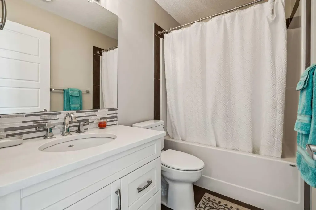 30 Cranbrook Villas SE Calgary AB t3m 1z3