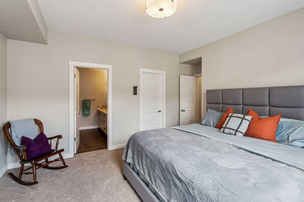 30 Cranbrook Villas SE Calgary AB t3m 1z3
