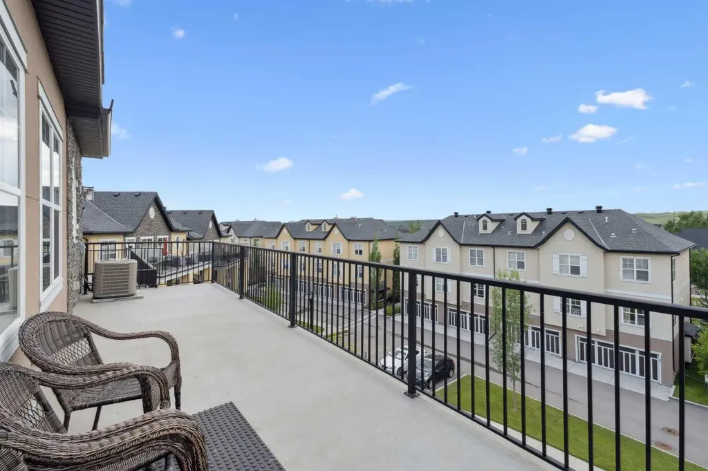 30 Cranbrook Villas SE Calgary AB t3m 1z3