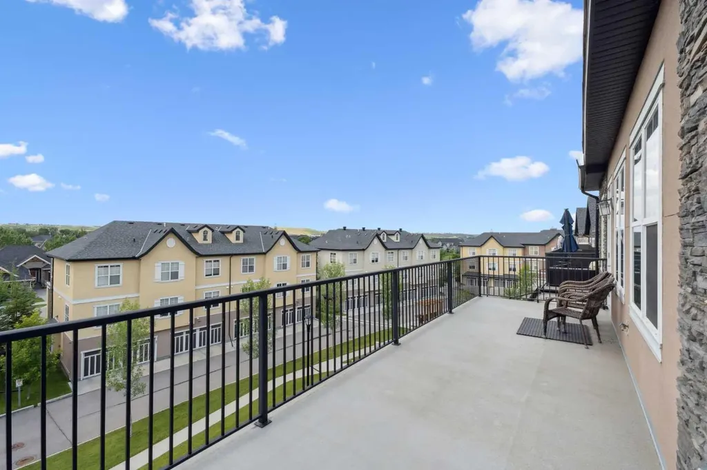 30 Cranbrook Villas SE Calgary AB t3m 1z3