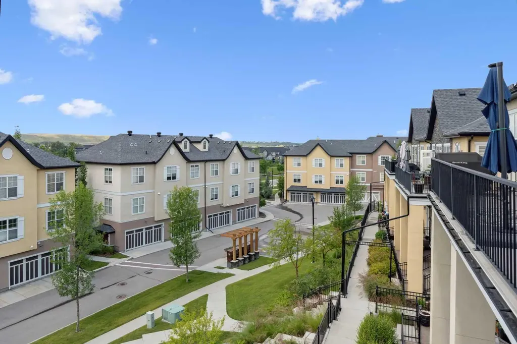 30 Cranbrook Villas SE Calgary AB t3m 1z3