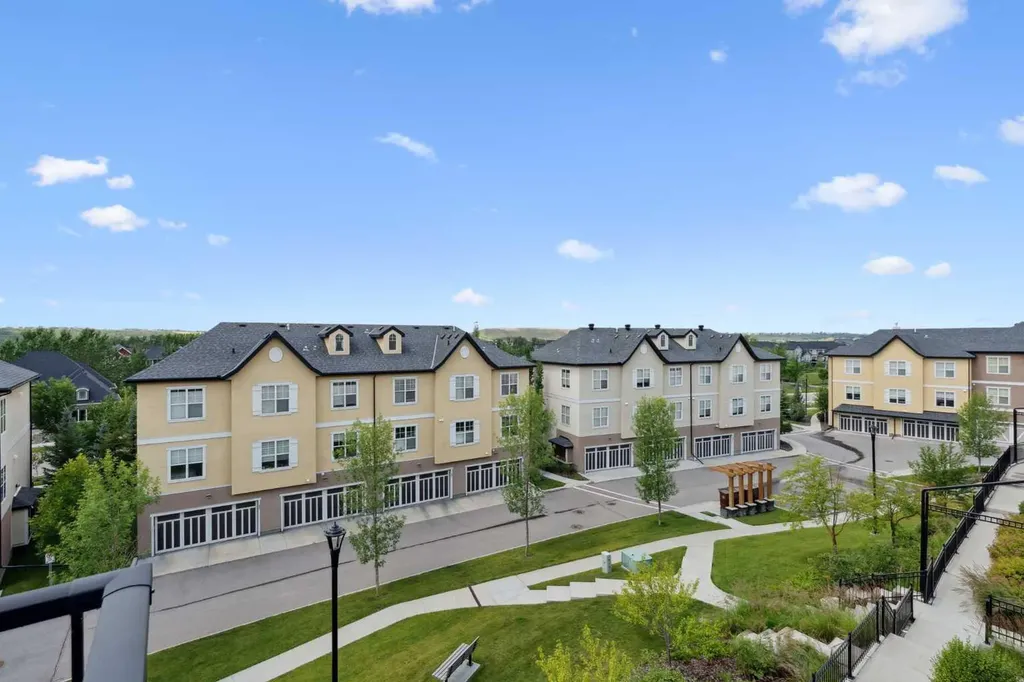 30 Cranbrook Villas SE Calgary AB t3m 1z3