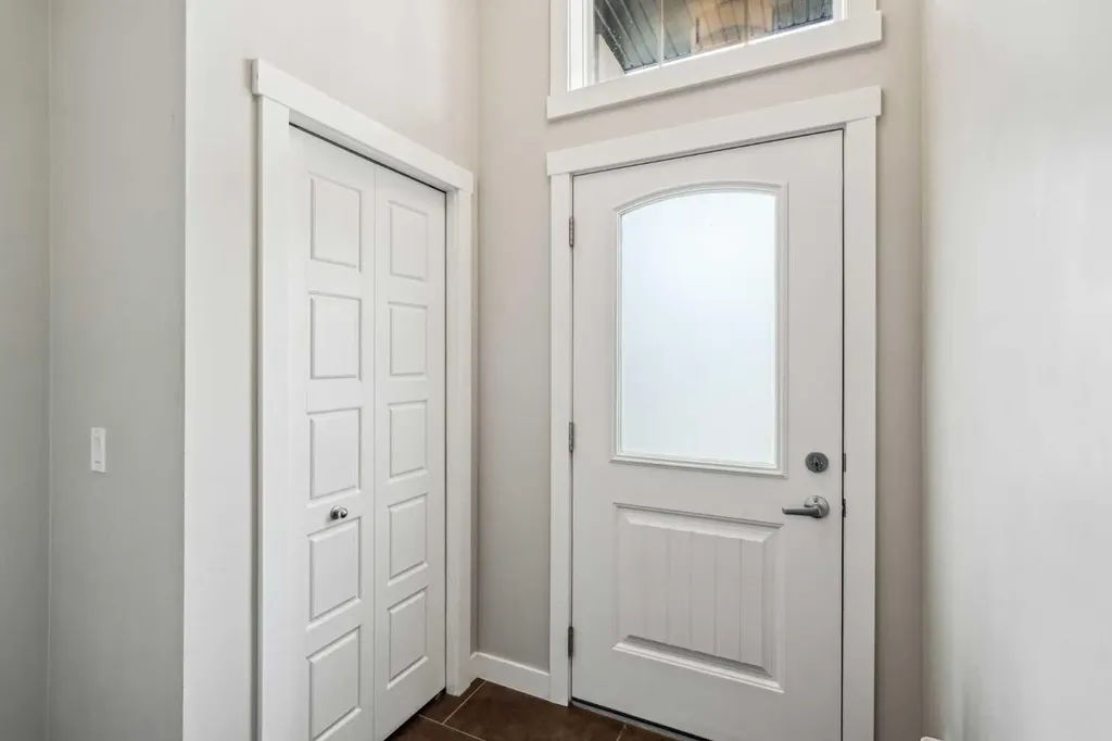 30 Cranbrook Villas SE Calgary AB t3m 1z3