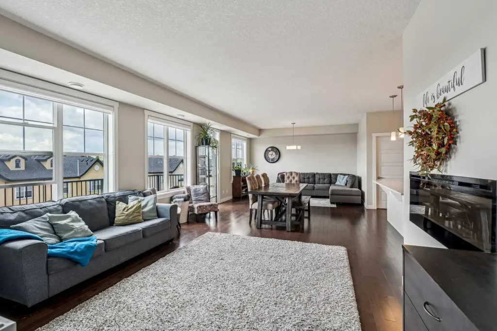 30 Cranbrook Villas SE Calgary AB t3m 1z3