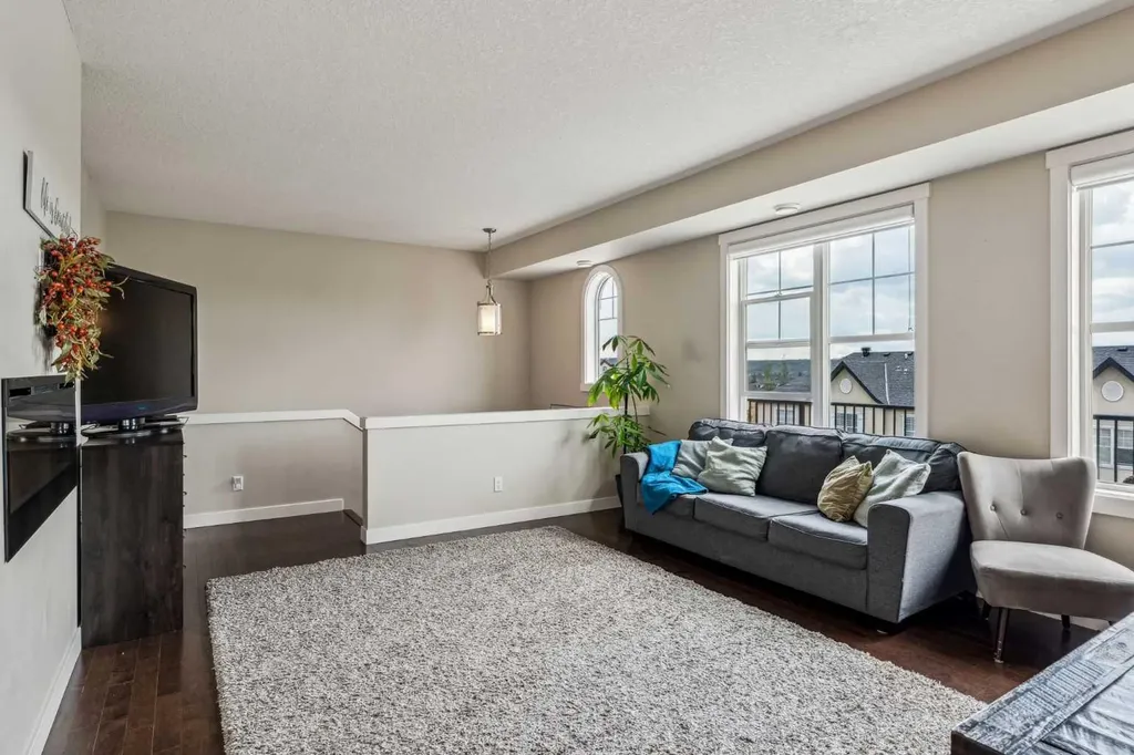 30 Cranbrook Villas SE Calgary AB t3m 1z3