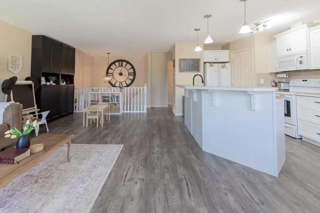 4406 Lake Drive Coalhurst AB T0L0V2