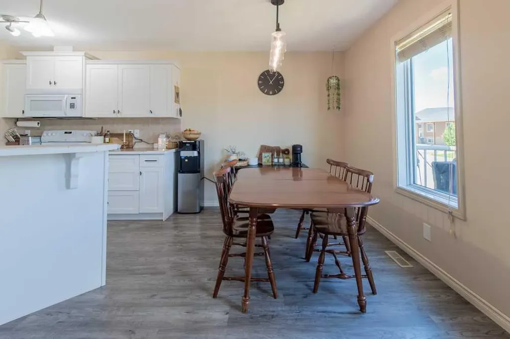 4406 Lake Drive Coalhurst AB T0L0V2