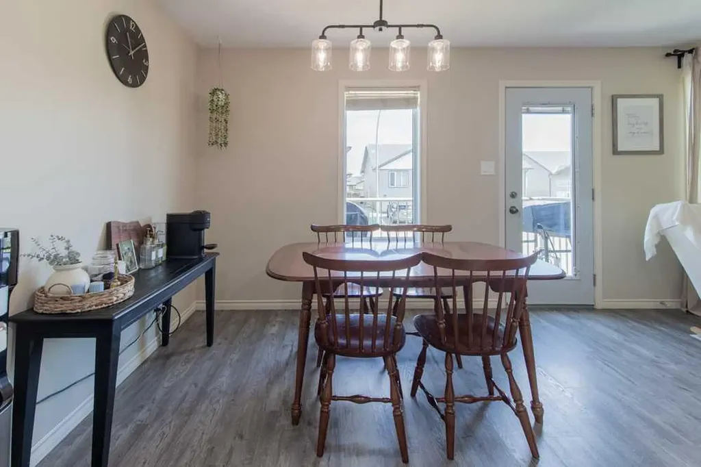 4406 Lake Drive Coalhurst AB T0L0V2