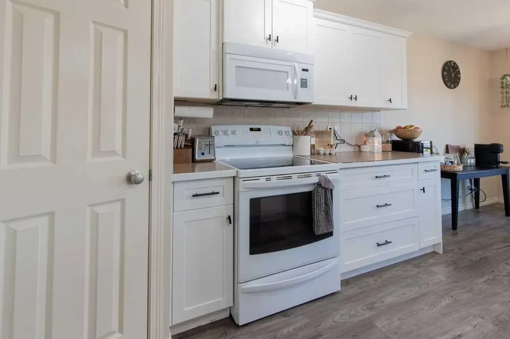 4406 Lake Drive Coalhurst AB T0L0V2