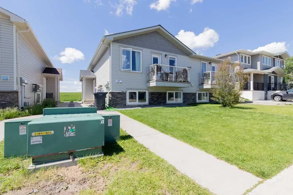 4406 Lake Drive Coalhurst AB T0L0V2