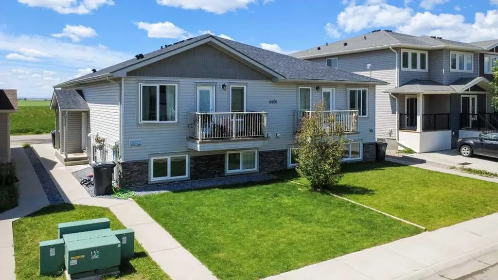 4406 Lake Drive Coalhurst AB T0L0V2