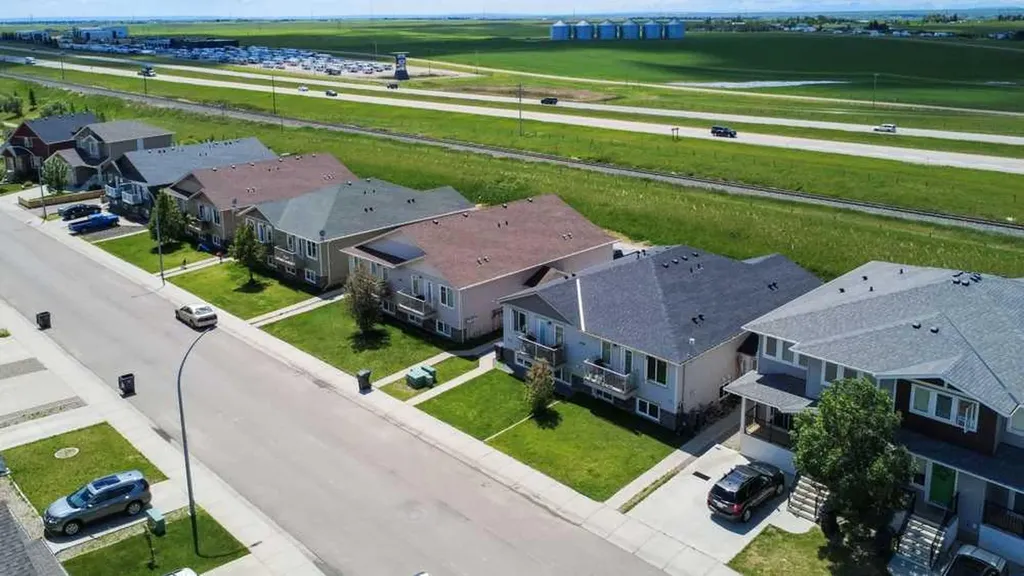 4406 Lake Drive Coalhurst AB T0L0V2