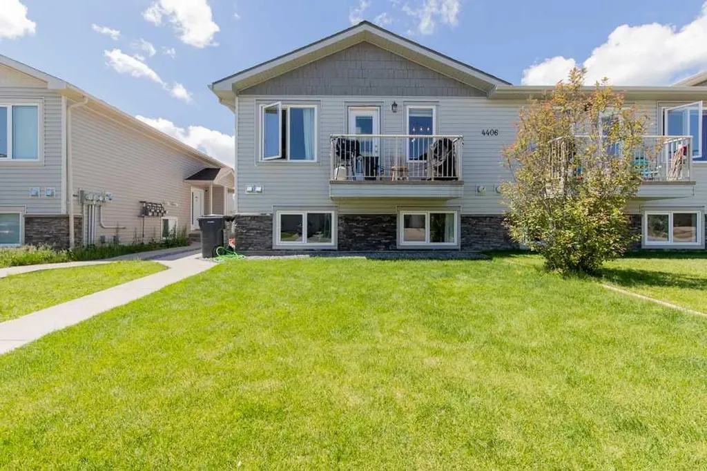 4406 Lake Drive Coalhurst AB T0L0V2