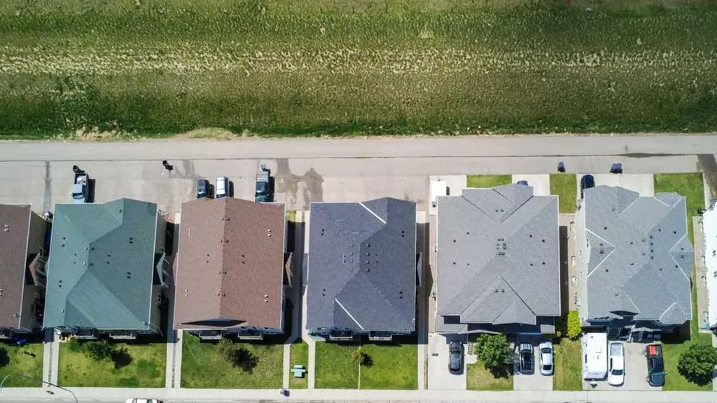 4406 Lake Drive Coalhurst AB T0L0V2