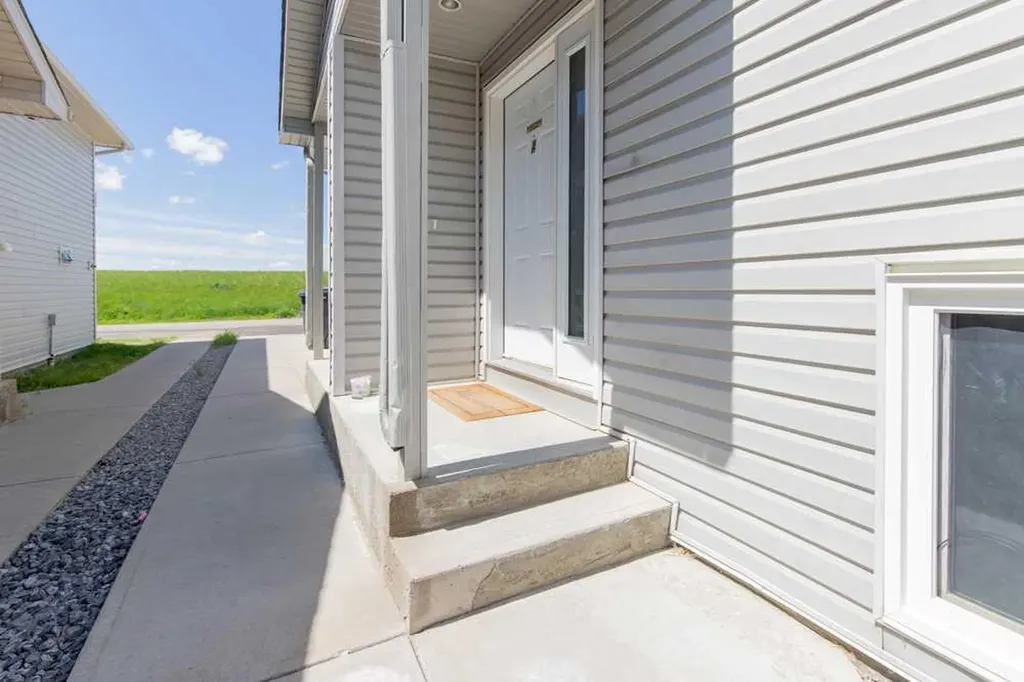 4406 Lake Drive Coalhurst AB T0L0V2