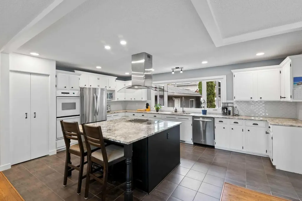 20 Mapleburn Drive SE Calgary AB T2J 1Y4