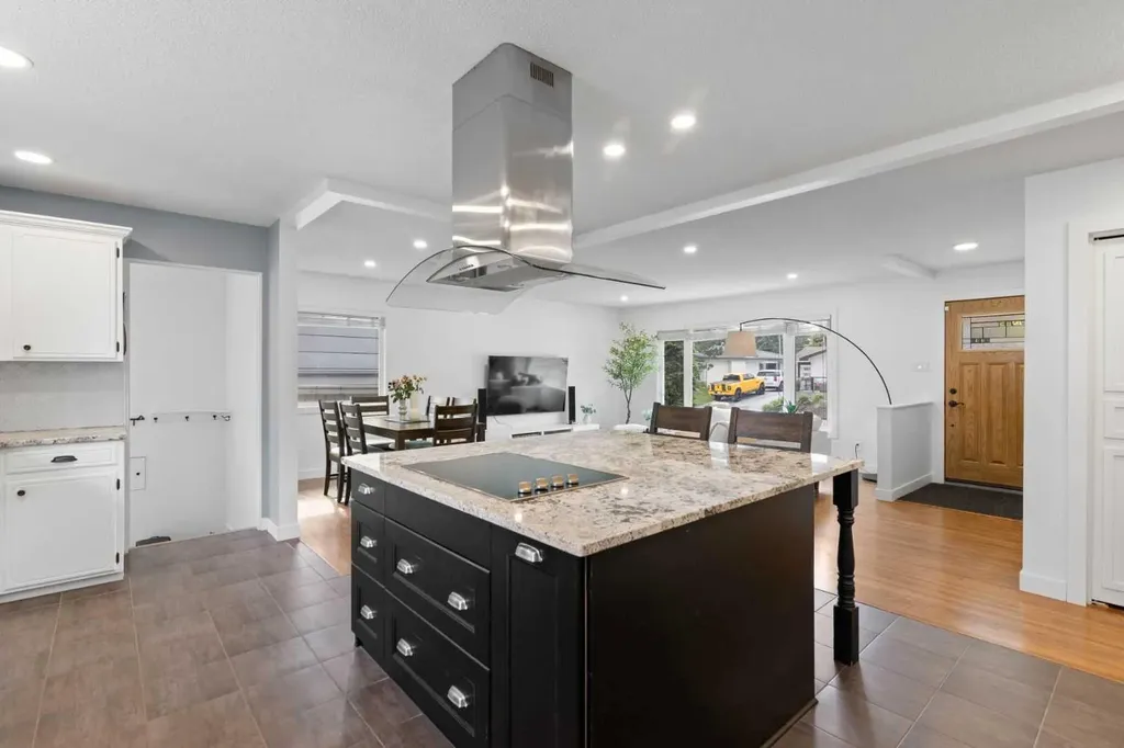 20 Mapleburn Drive SE Calgary AB T2J 1Y4