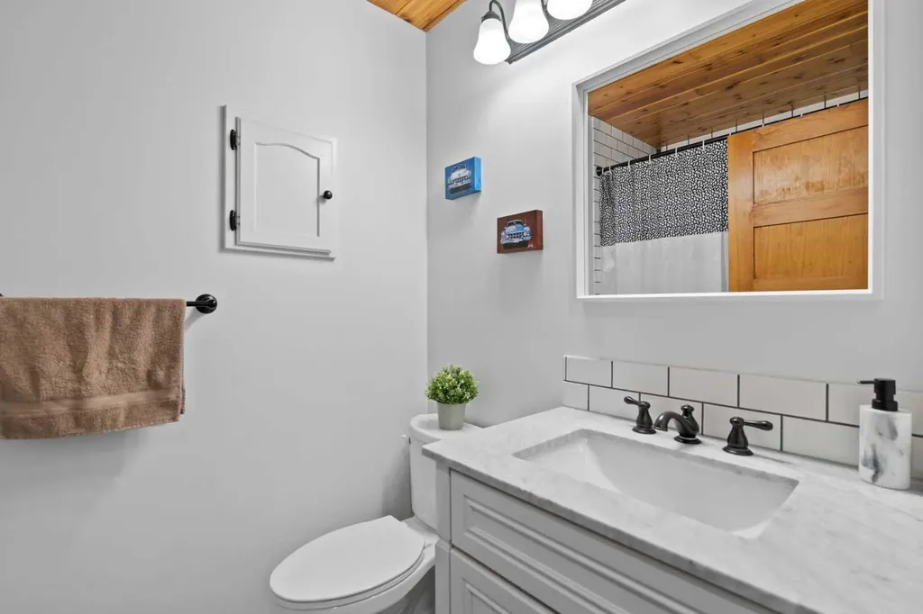 20 Mapleburn Drive SE Calgary AB T2J 1Y4