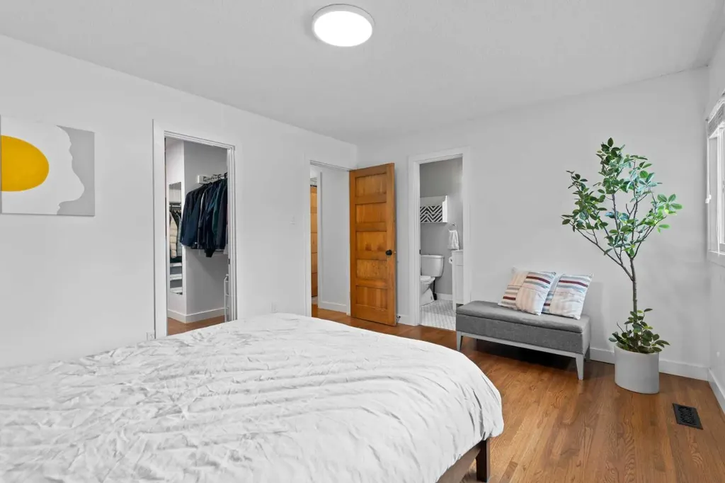 20 Mapleburn Drive SE Calgary AB T2J 1Y4