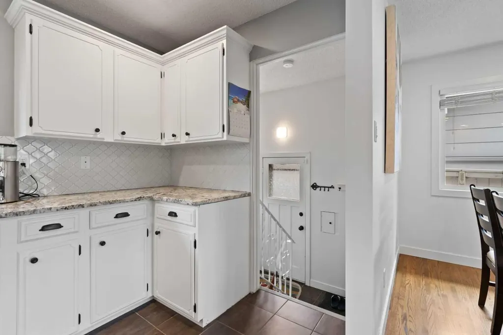 20 Mapleburn Drive SE Calgary AB T2J 1Y4