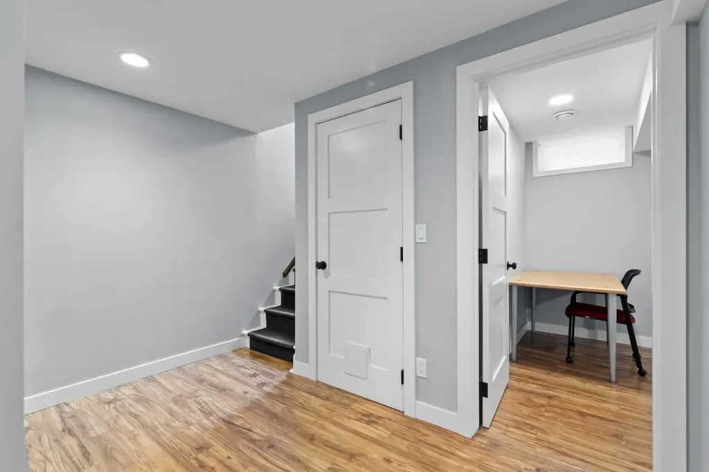 20 Mapleburn Drive SE Calgary AB T2J 1Y4