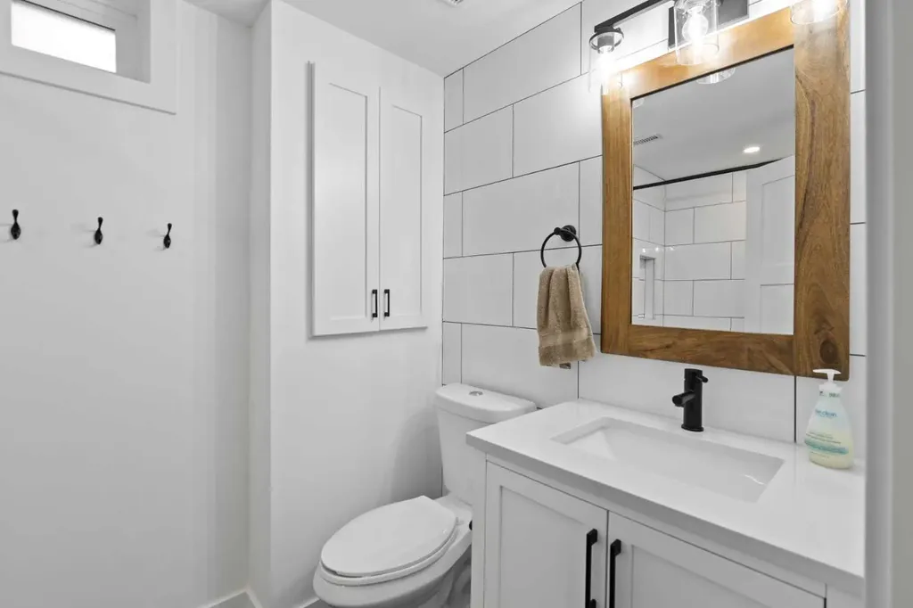 20 Mapleburn Drive SE Calgary AB T2J 1Y4