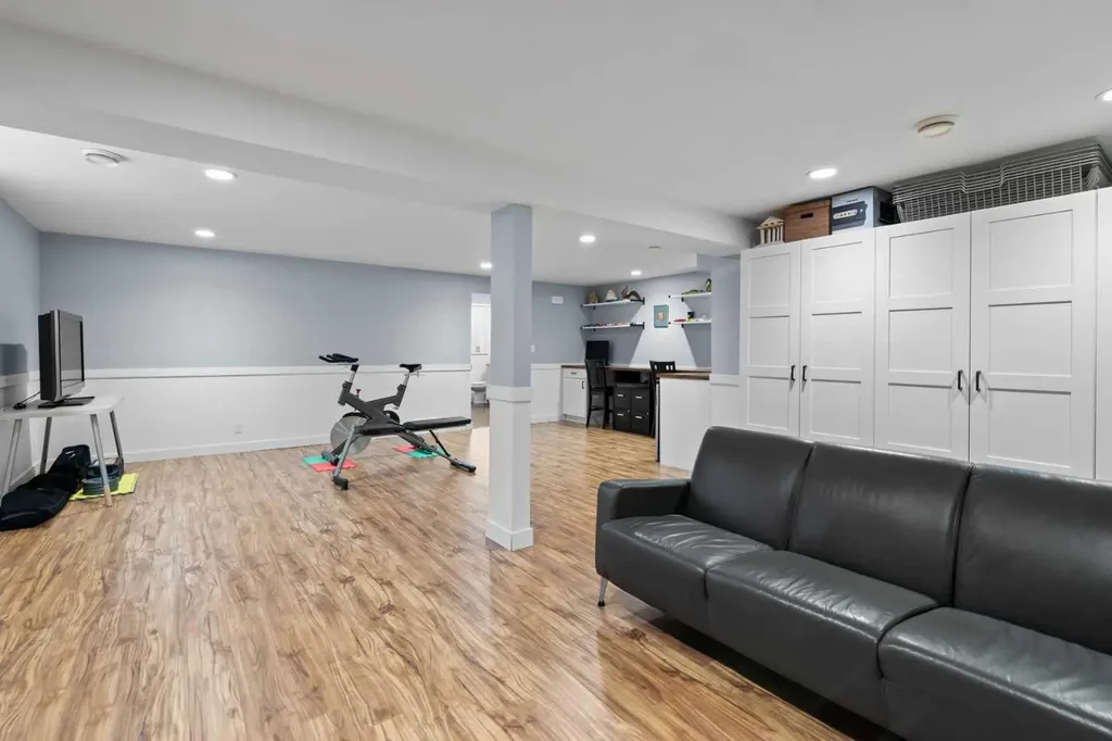 20 Mapleburn Drive SE Calgary AB T2J 1Y4